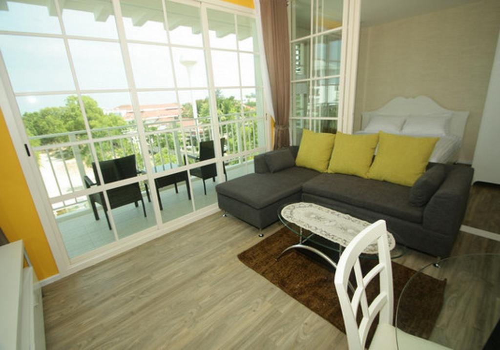 Summer Hua Hin By Sirirat Bilik gambar